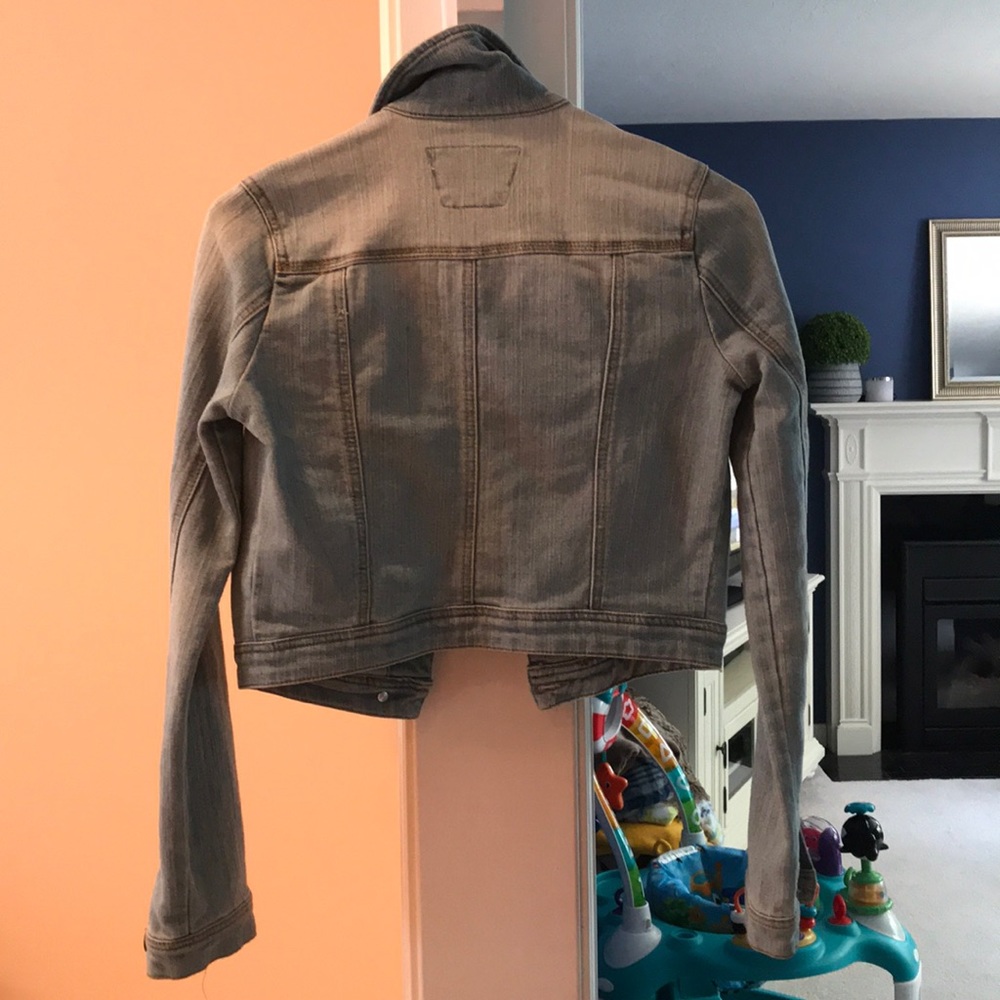 Jean jacket. - Picture 3 of 3